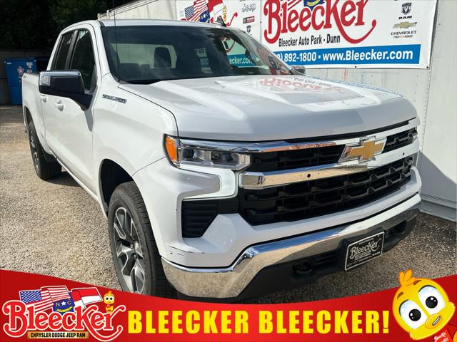 2022 Chevrolet Silverado 1500 4WD Double Cab Standard Bed LT with 2FT