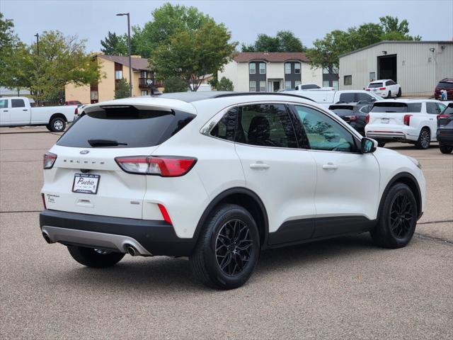 2022 Ford Escape Titanium Hybrid 2022 Ford Escape Titanium Hybrid