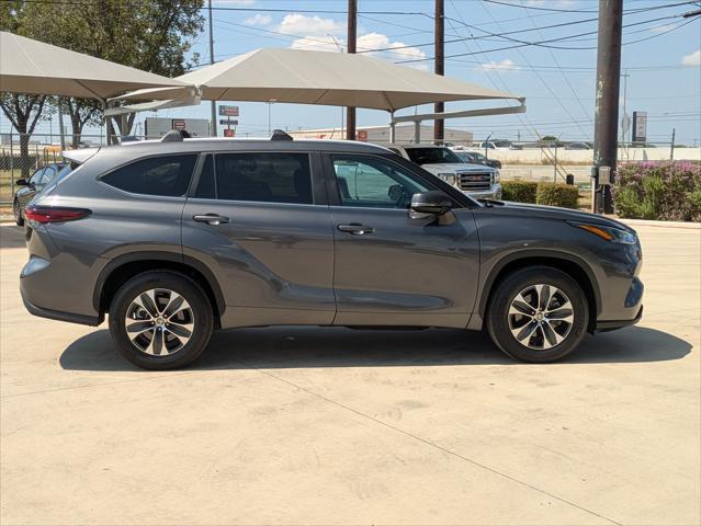 2024 Toyota Highlander XLE 2024 Toyota Highlander XLE
