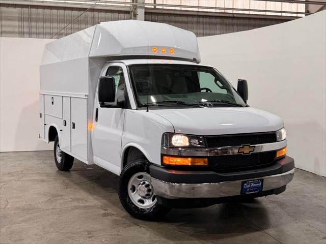 2025 Chevrolet Express Cutaway Work Van