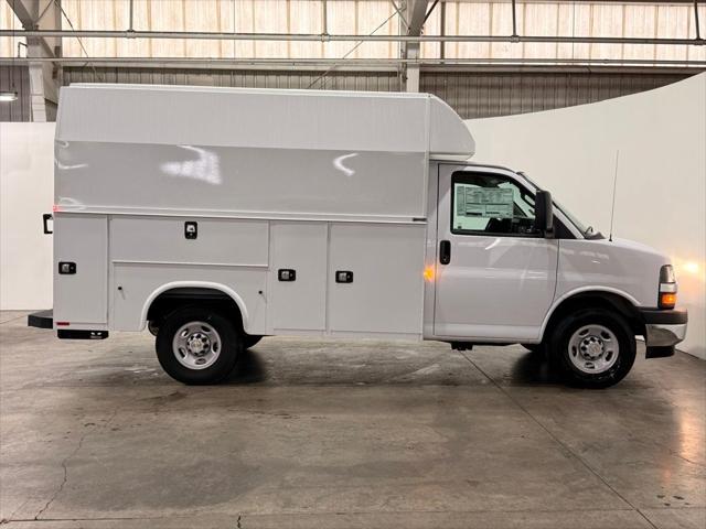 2025 Chevrolet Express Cutaway Work Van