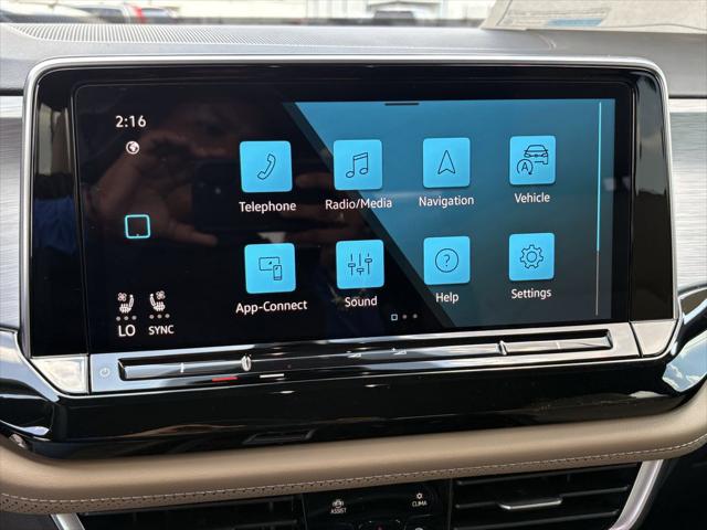 2026 Volkswagen Atlas Cross Sport SE with Technology