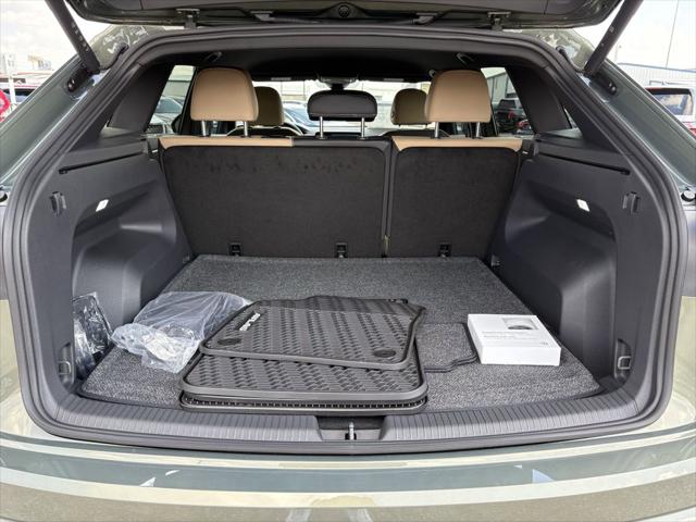 2026 Volkswagen Atlas Cross Sport SE with Technology