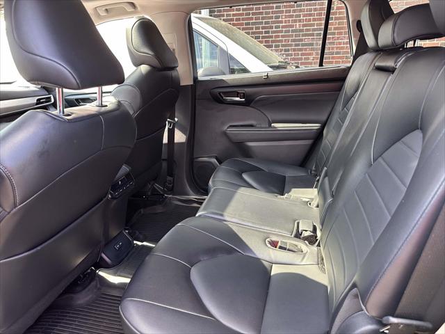 2022 Toyota Highlander XLE [13]