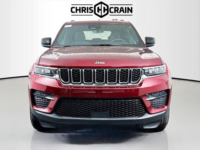 2025 Jeep Grand Cherokee GRAND CHEROKEE LAREDO X 4X4