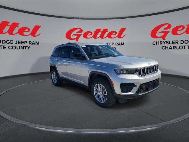 2025 Jeep Grand Cherokee GRAND CHEROKEE LAREDO X 4X4