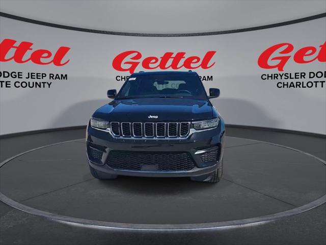 2025 Jeep Grand Cherokee GRAND CHEROKEE LAREDO X 4X4