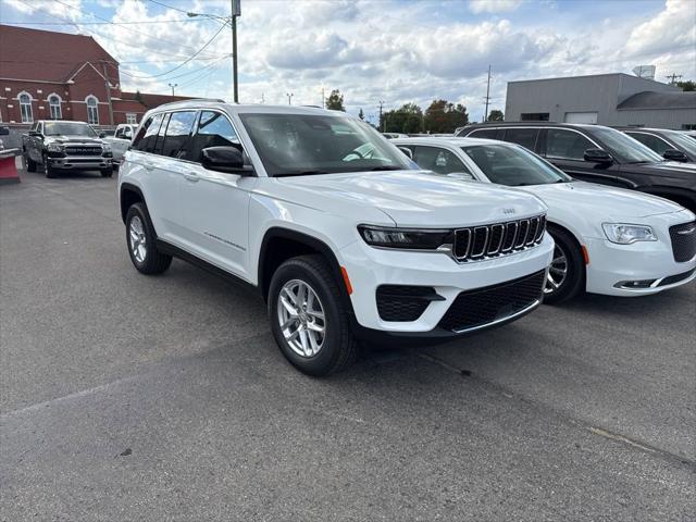 2025 Jeep Grand Cherokee GRAND CHEROKEE LAREDO X 4X4 2025 Jeep Grand Cherokee GRAND CHEROKEE LAREDO X 4X4