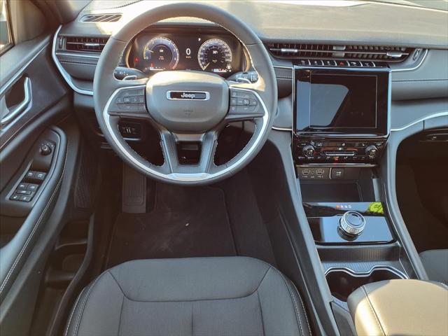 2025 Jeep Grand Cherokee GRAND CHEROKEE LAREDO X 4X4