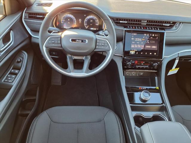 2025 Jeep Grand Cherokee GRAND CHEROKEE LAREDO X 4X4