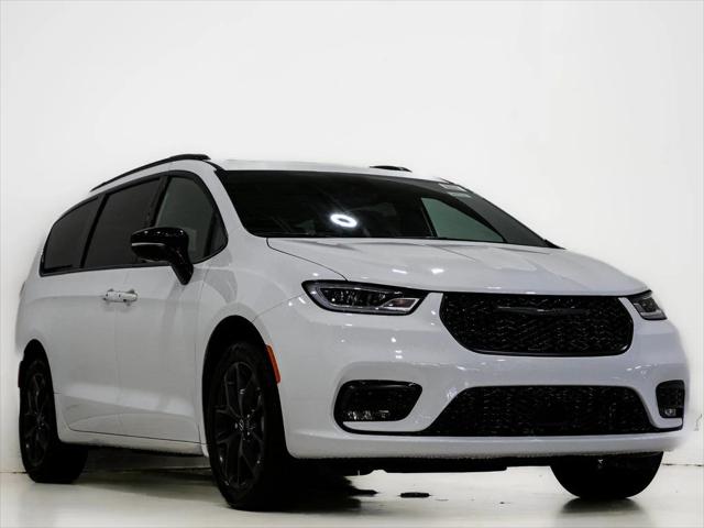 2026 Chrysler Pacifica PACIFICA LIMITED AWD