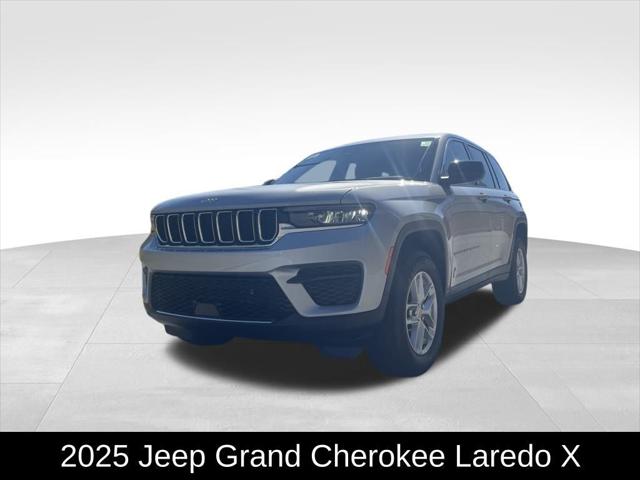 2025 Jeep Grand Cherokee GRAND CHEROKEE LAREDO X 4X2 2025 Jeep Grand Cherokee GRAND CHEROKEE LAREDO X 4X2