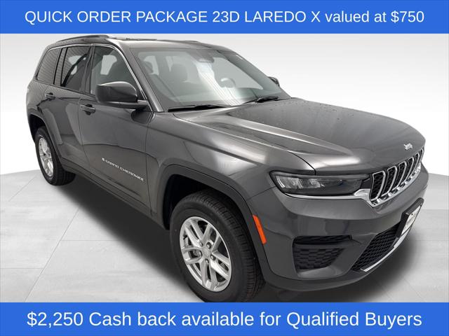 2025 Jeep Grand Cherokee GRAND CHEROKEE LAREDO X 4X4