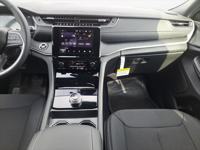 2025 Jeep Grand Cherokee GRAND CHEROKEE LAREDO X 4X2