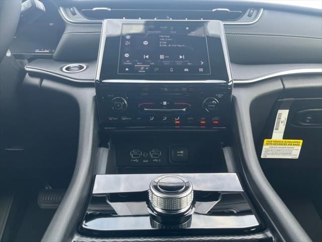 2025 Jeep Grand Cherokee GRAND CHEROKEE LAREDO X 4X2