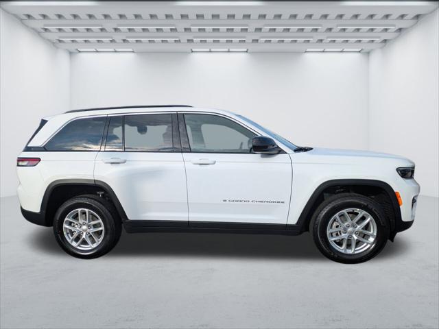 2025 Jeep Grand Cherokee GRAND CHEROKEE LAREDO X 4X2
