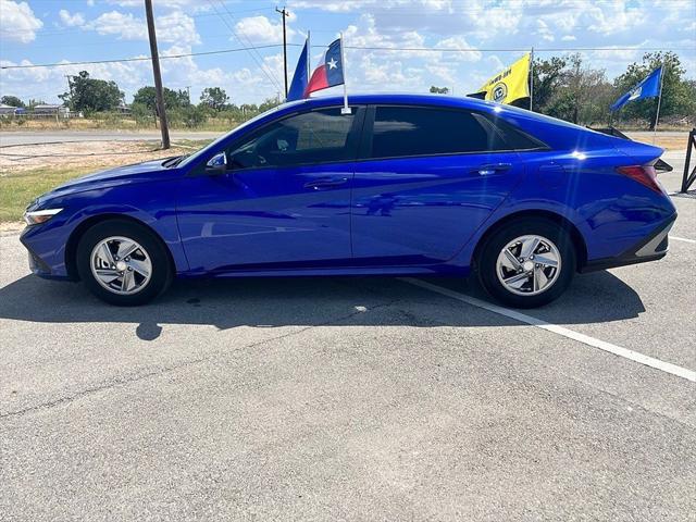 2025 Hyundai Elantra SE