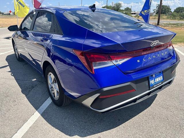 2025 Hyundai Elantra SE