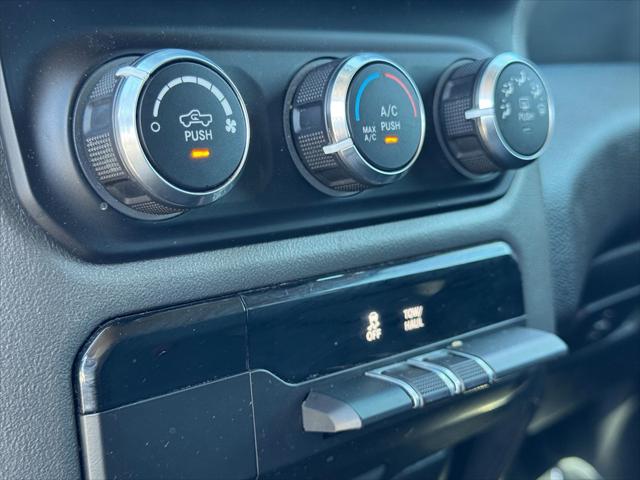 2019 Ram 1500 Big Horn/Lone Star Crew Cab 4x2 5'7" Box