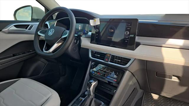 2026 Volkswagen Taos SE