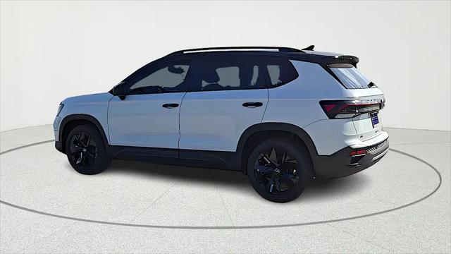 2026 Volkswagen Taos SE Black