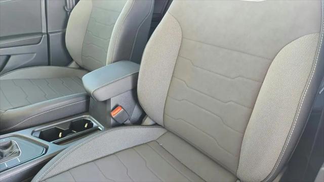 2026 Volkswagen Taos SE Black