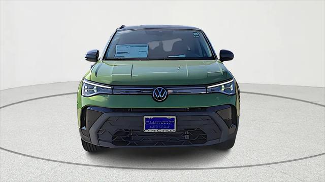 2026 Volkswagen Taos SE Black