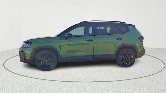 2026 Volkswagen Taos SE Black