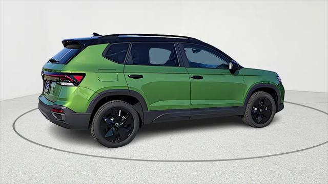 2026 Volkswagen Taos SE Black