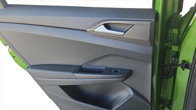 2026 Volkswagen Taos SE Black