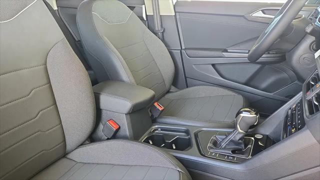 2026 Volkswagen Taos SE Black