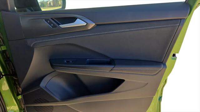 2026 Volkswagen Taos SE Black