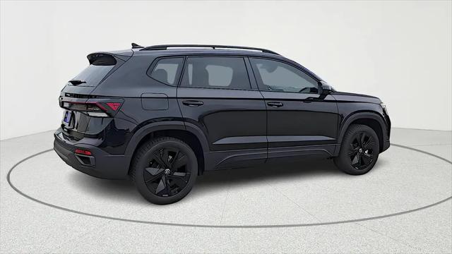 2026 Volkswagen Taos SE Black