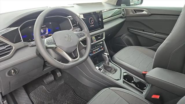 2026 Volkswagen Taos SE Black
