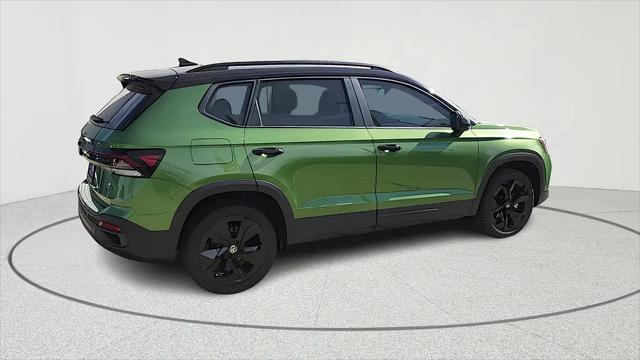 2026 Volkswagen Taos SE Black