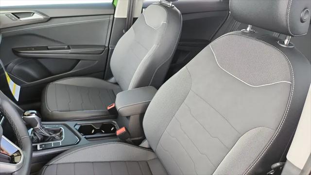 2026 Volkswagen Taos SE Black
