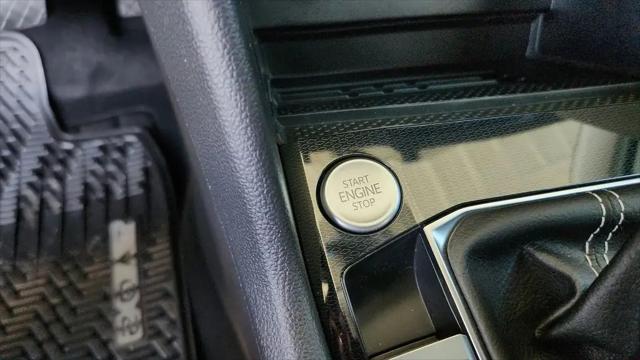 2026 Volkswagen Taos SE Black
