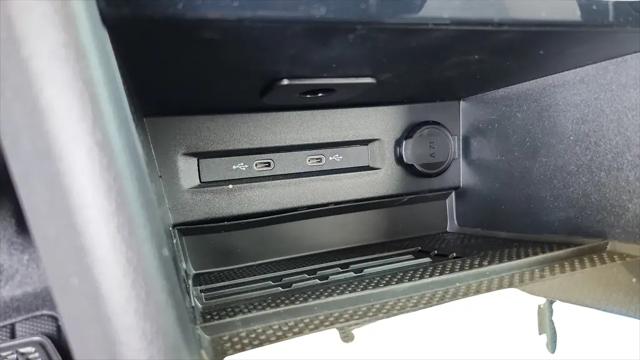 2026 Volkswagen Taos SE Black