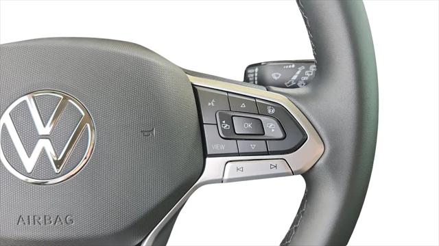 2026 Volkswagen Taos SE Black