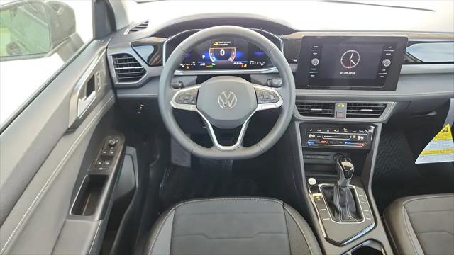 2026 Volkswagen Taos SE Black