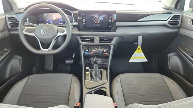 2026 Volkswagen Taos SE Black
