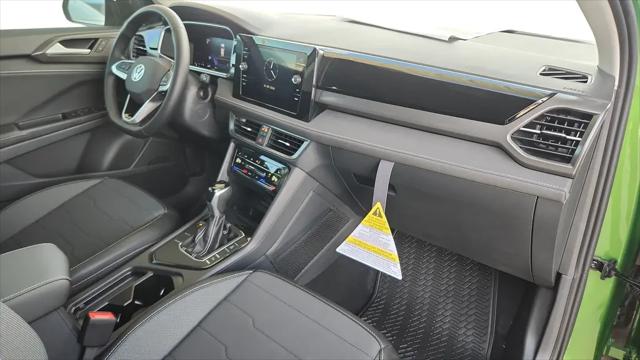 2026 Volkswagen Taos SE Black