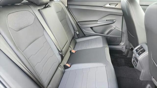 2026 Volkswagen Taos SE Black