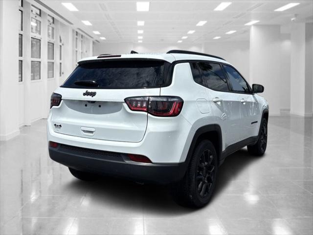 2025 Jeep Compass COMPASS LATITUDE 4X4