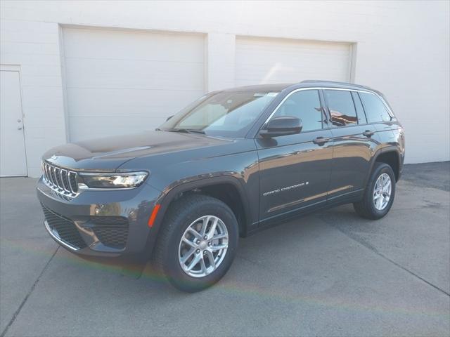 2025 Jeep Grand Cherokee GRAND CHEROKEE LAREDO X 4X4