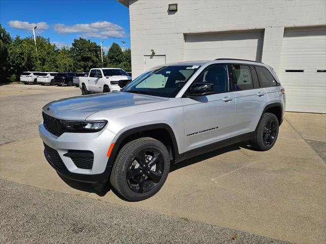 2025 Jeep Grand Cherokee GRAND CHEROKEE ALTITUDE 4X4