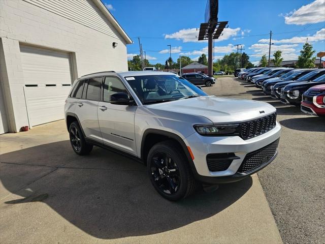2025 Jeep Grand Cherokee GRAND CHEROKEE ALTITUDE 4X4