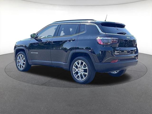 2022 Jeep Compass Latitude Lux 4x4 2022 Jeep Compass Latitude Lux 4x4