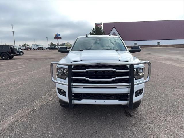 2022 RAM 2500 Big Horn Crew Cab 4x4 64 Box 2022 RAM 2500 Big Horn Crew Cab 4x4 64 Box