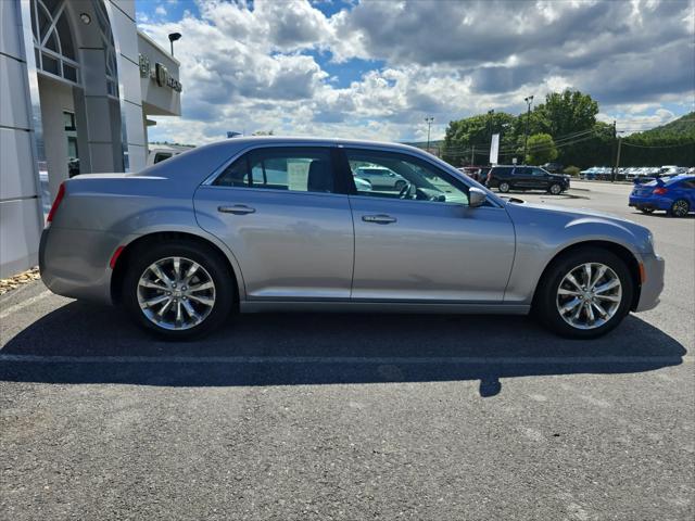 2015 Chrysler 300 Limited